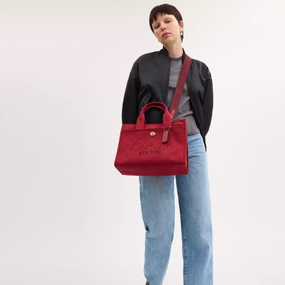 Authentic Coach New Year Cargo Tote Bag With Coach Snake Script - Picture 4 of 4